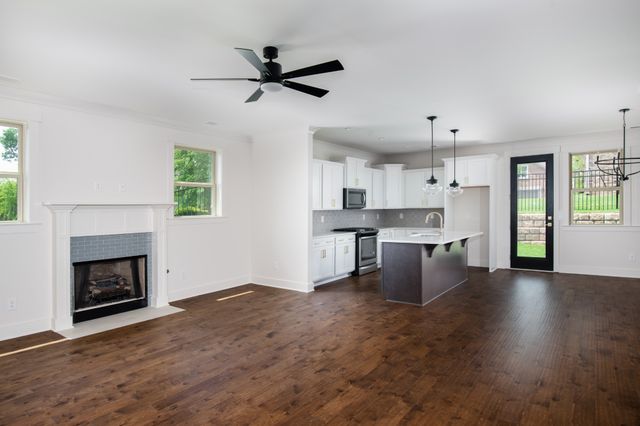 2064 Blackstone Drive, Hendersonville, TN 37075