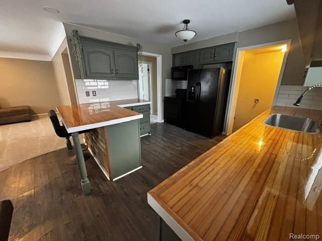 1689 Gregory Avenue, Lincoln Park, MI 48146