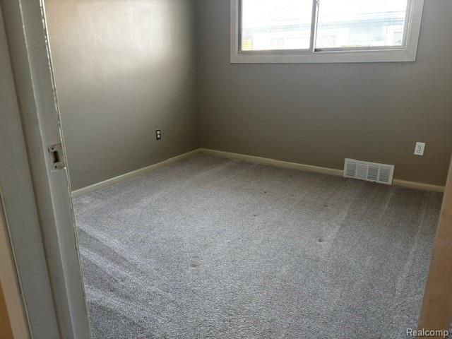 1689 Gregory Avenue, Lincoln Park, MI 48146