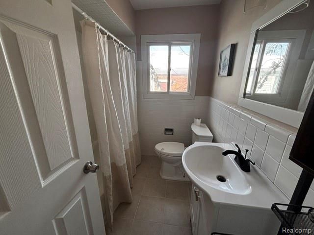 1689 Gregory Avenue, Lincoln Park, MI 48146