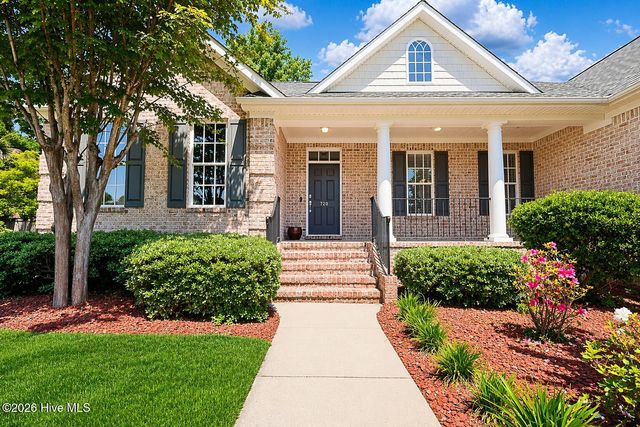 720 Blue Point Drive, Wilmington, NC 28411