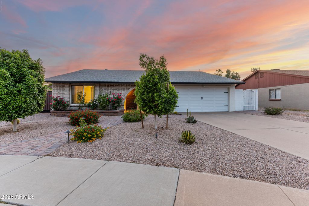 Image 1 of property listing at 1520 S GAYLORD --, Mesa, AZ 85204