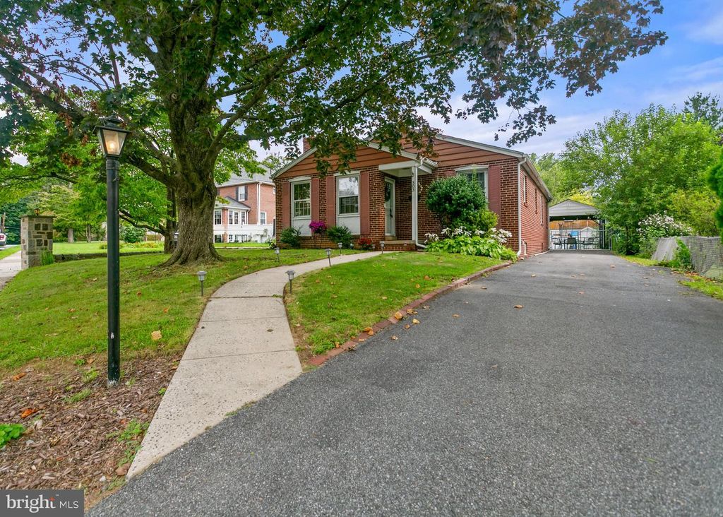 303 INSKEEP AVE, GLENOLDEN, PA 19036 — exterior