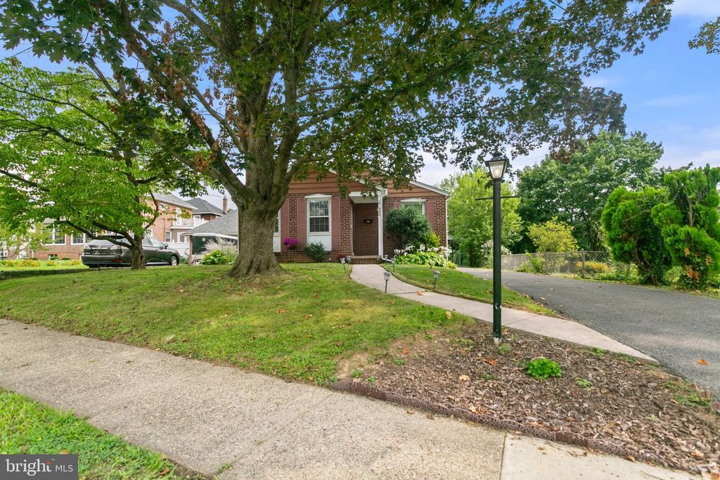 303 INSKEEP AVE, GLENOLDEN, PA 19036 — photo 2