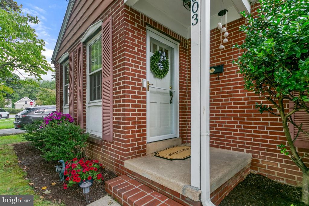 303 INSKEEP AVE, GLENOLDEN, PA 19036 — photo 4