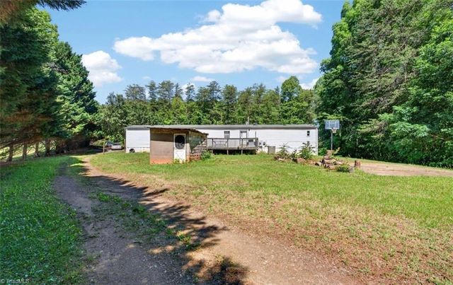 1709 Bud Tilley Road, Pinnacle, NC 27043