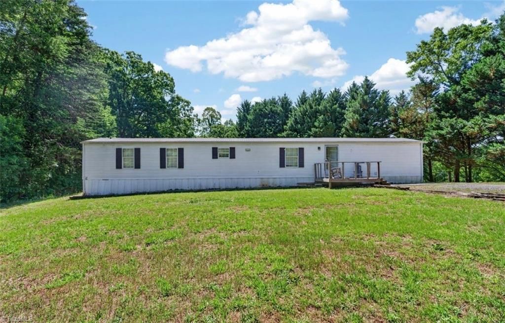 1709 Bud Tilley Road, Pinnacle, NC 27043