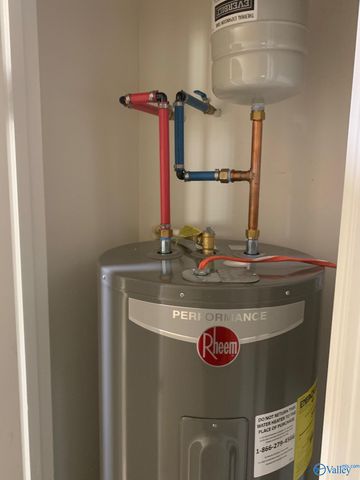 2120 Windover Drive NE, Huntsville, AL 35811