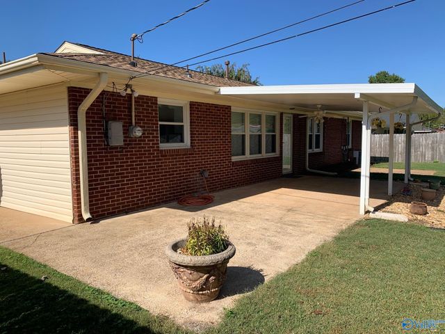 2120 Windover Drive NE, Huntsville, AL 35811