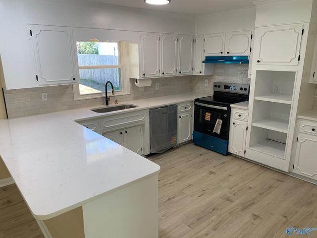 2120 Windover Drive NE, Huntsville, AL 35811