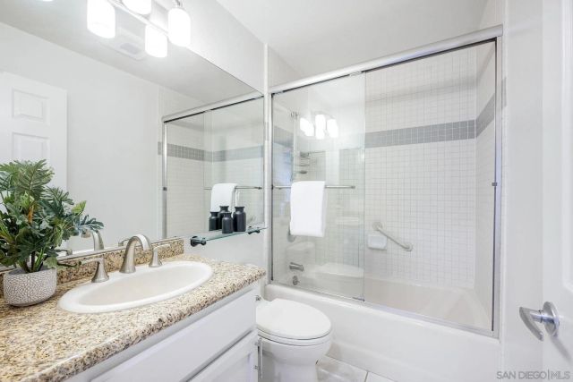 3060 6th Ave 19, San Diego, CA 92103