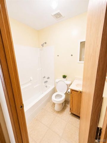 3658 N Meadow Mill Drive, Arnold, MO 63010