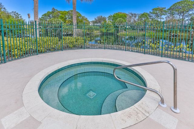 8285 SE Double Tree Drive, Hobe Sound, FL 33455