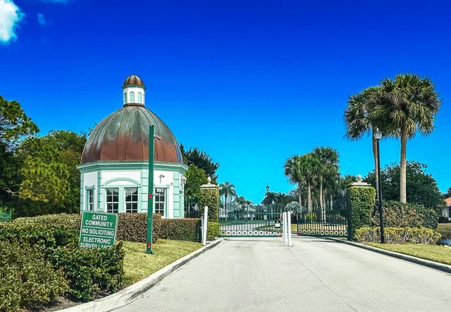 8285 SE Double Tree Drive, Hobe Sound, FL 33455