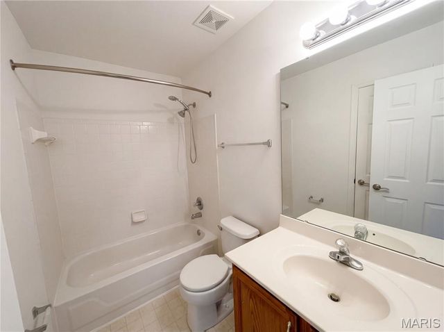 565 Crown Passage Drive, St Charles, MO 63303