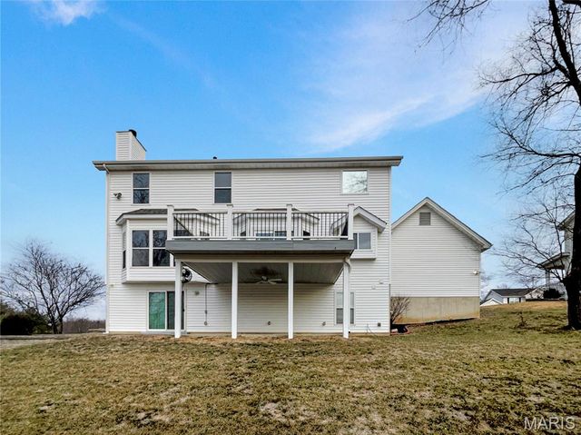 565 Crown Passage Drive, St Charles, MO 63303