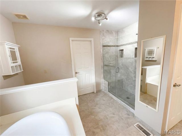 565 Crown Passage Drive, St Charles, MO 63303