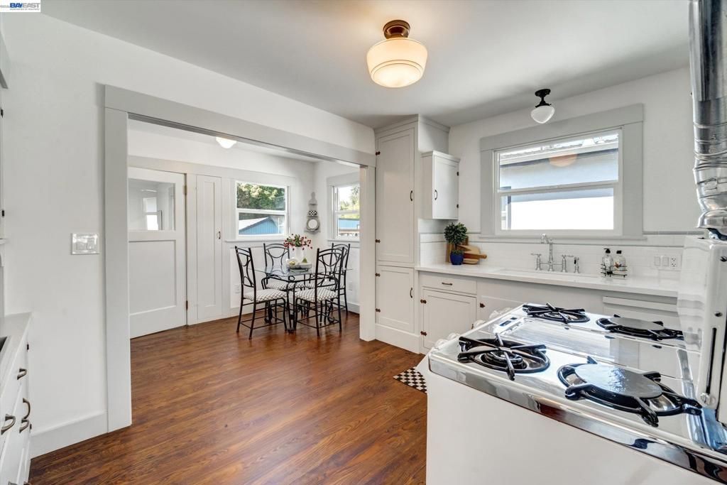 Image 23 of property listing at 4241 Suter St, Oakland, CA 94619