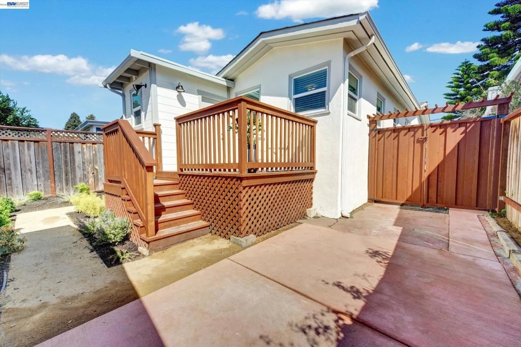 Image 33 of property listing at 4241 Suter St, Oakland, CA 94619