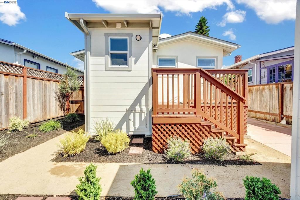 Image 34 of property listing at 4241 Suter St, Oakland, CA 94619