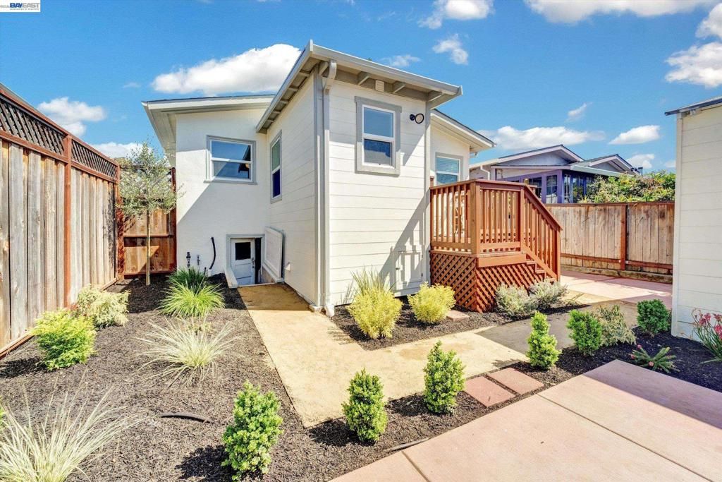 Image 35 of property listing at 4241 Suter St, Oakland, CA 94619