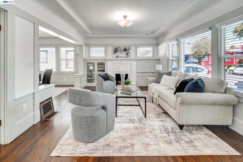 Image 4 of property listing at 4241 Suter St, Oakland, CA 94619