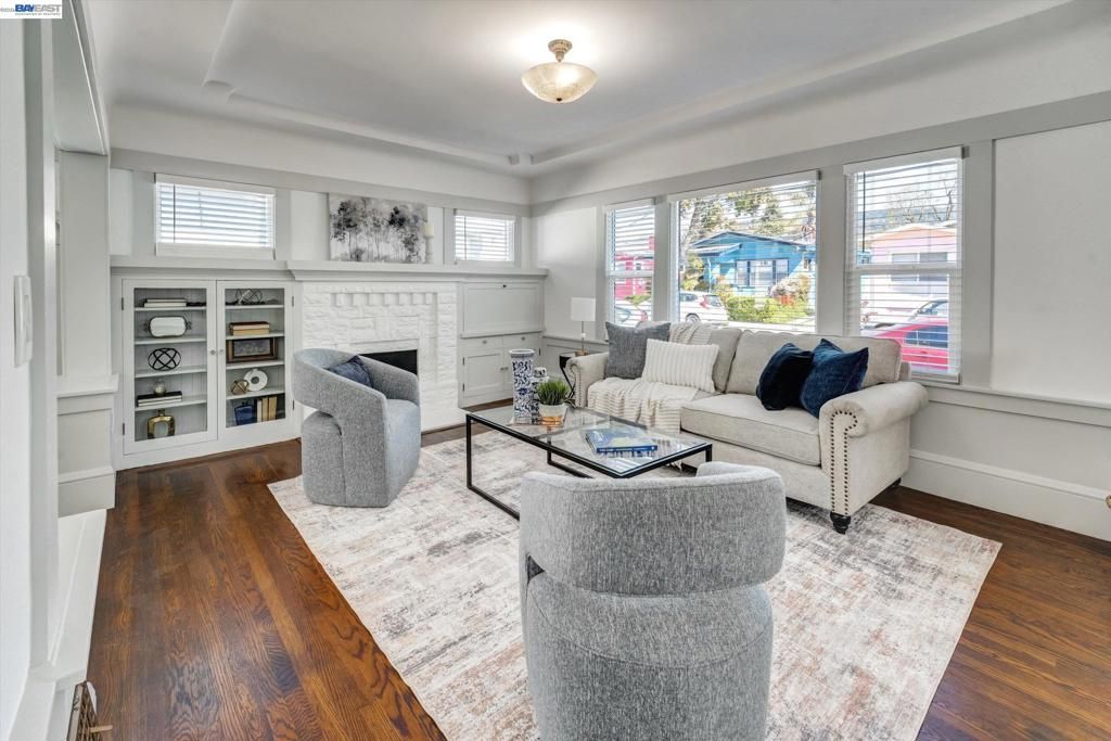 Image 5 of property listing at 4241 Suter St, Oakland, CA 94619