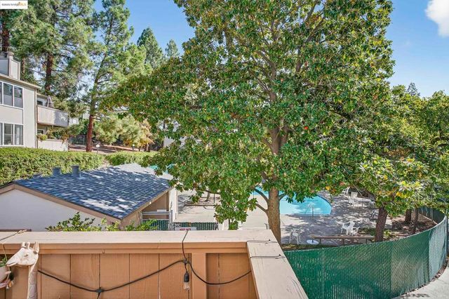 385 Camelback Rd 27, Pleasant Hill, CA 94523