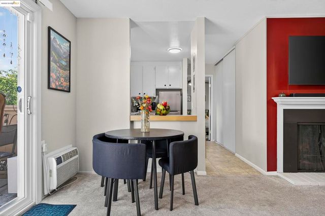 385 Camelback Rd 27, Pleasant Hill, CA 94523