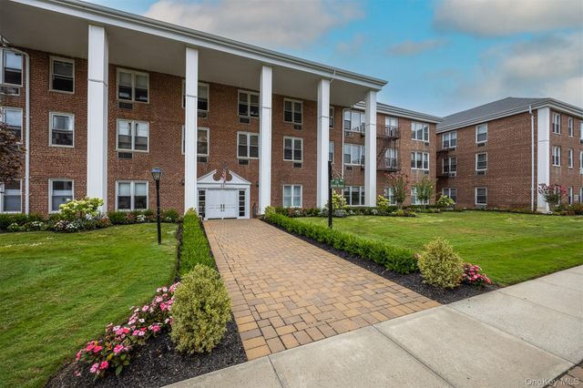 55 Lenox Road 1 F, Rockville Centre, NY 11570