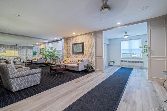 55 Lenox Road 1 F, Rockville Centre, NY 11570