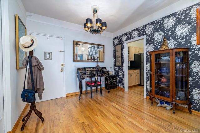 55 Lenox Road 1 F, Rockville Centre, NY 11570