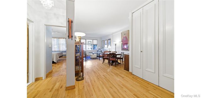 55 Lenox Road 1 F, Rockville Centre, NY 11570