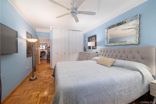 55 Lenox Road 1 F, Rockville Centre, NY 11570
