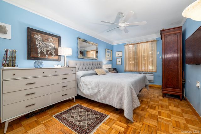 55 Lenox Road 1 F, Rockville Centre, NY 11570
