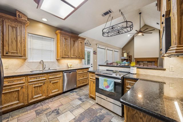 22806 Desert Willow Drive, Magnolia, TX 77355