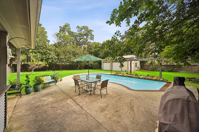 22806 Desert Willow Drive, Magnolia, TX 77355