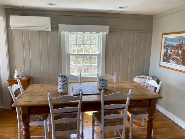 3 Woodlawn Ave, Mattapoisett, MA 02739