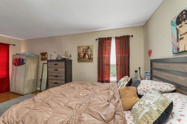 12 Chester Road, Derry, NH 03038