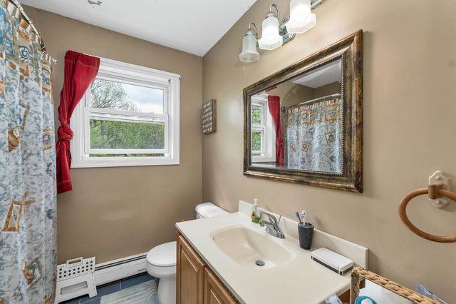 12 Chester Road, Derry, NH 03038