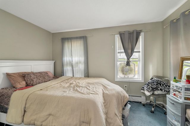 12 Chester Road, Derry, NH 03038