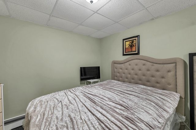 12 Chester Road, Derry, NH 03038