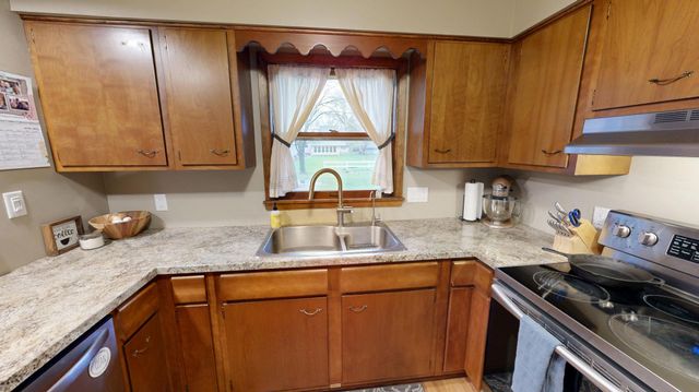 1112 15th Street SW, Willmar, MN 56201