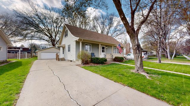 1112 15th Street SW, Willmar, MN 56201