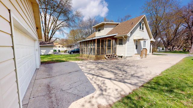 1112 15th Street SW, Willmar, MN 56201