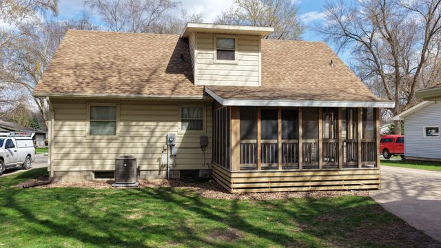 1112 15th Street SW, Willmar, MN 56201