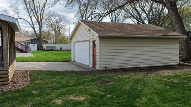 1112 15th Street SW, Willmar, MN 56201