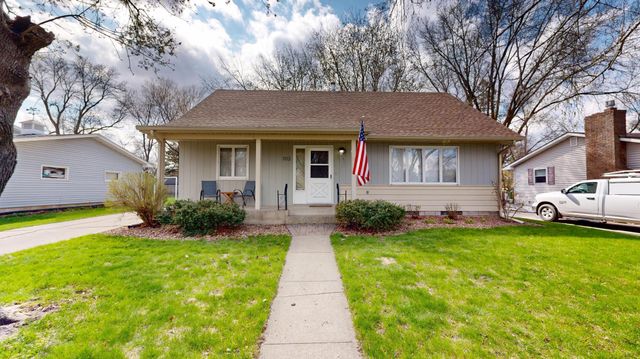 1112 15th Street SW, Willmar, MN 56201