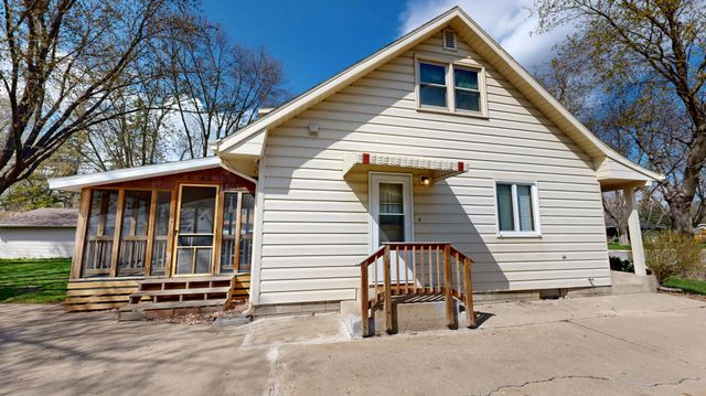 1112 15th Street SW, Willmar, MN 56201