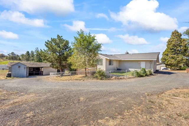 1437 NE Brown Drive, Madras, OR 97741